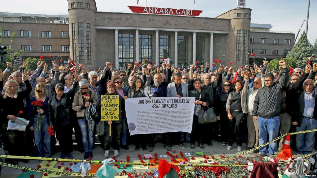 People outside Ankara Central Station remember those killed, demand AKP government answer for its failings, 17 Oct 
