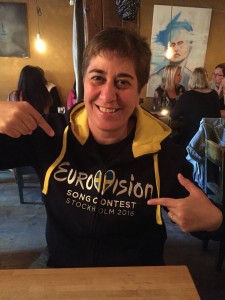 Eurovision2016_posing-t-shirt-SuzanNuri
