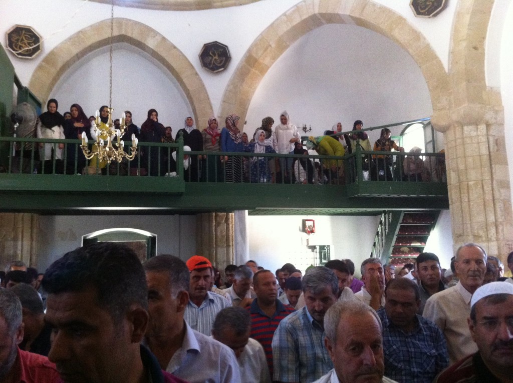 1,000 pilgrims packed out Hala Sultan Tekke for Ramazan Bayram prayers
