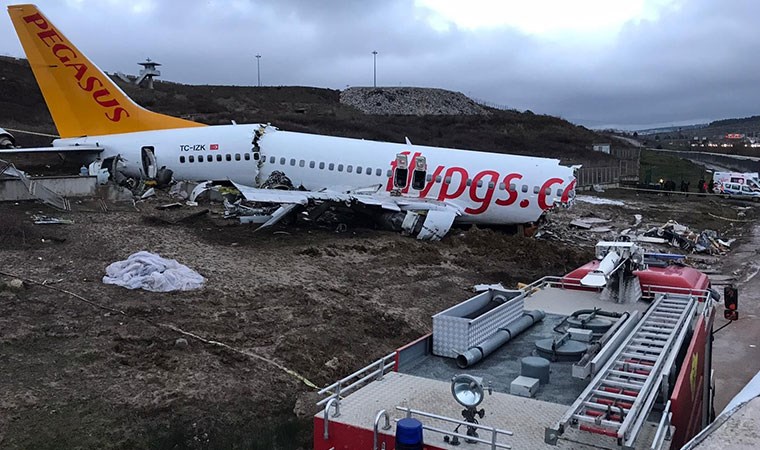 investigation into cause of crash as 3 confirmed dead on pegasus plane in istanbul t vine