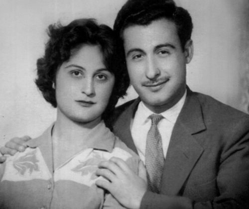 Both teachers, Özel and Ülker Kansoy married in 1960. 