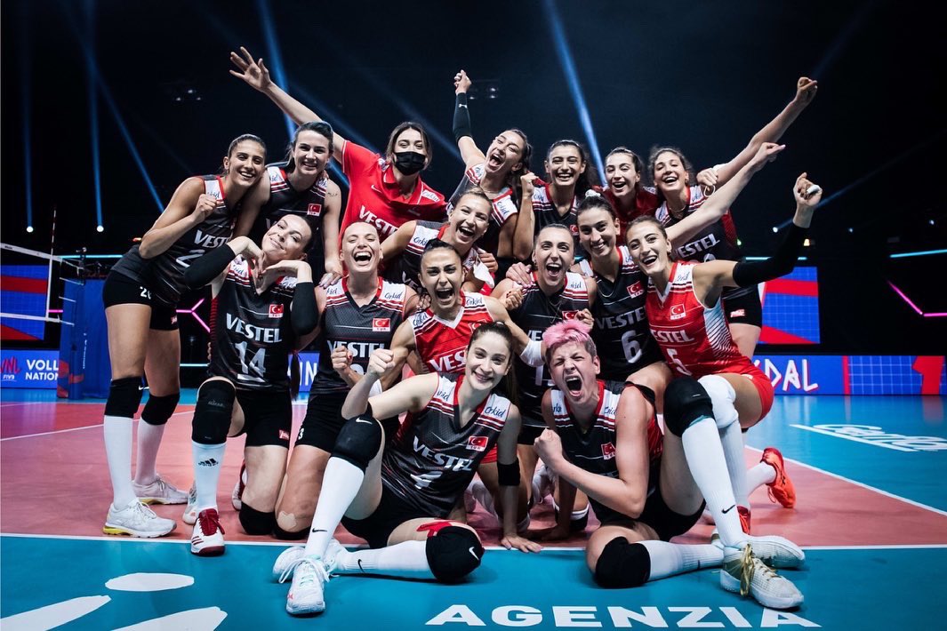 Delight as Turkey wins bronze medal in Women’s Volleyball Nations